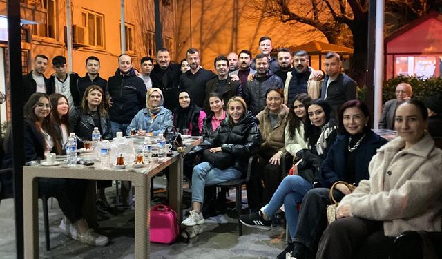 Kuaförlerden huzurevinde anlamlı hizmet