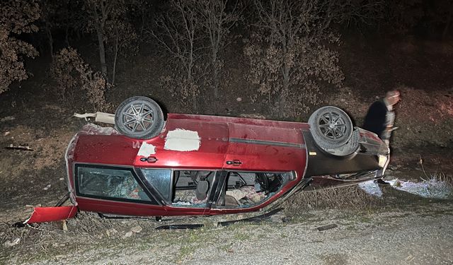 İki otomobil çarpıştı: 2'si çocuk 5 yaralı