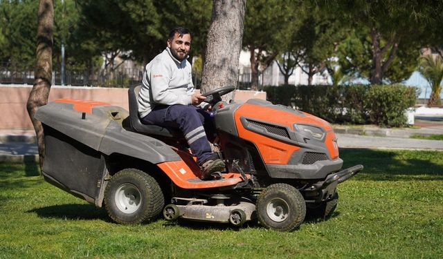 Yunusemre'den parklara bahar temizliği