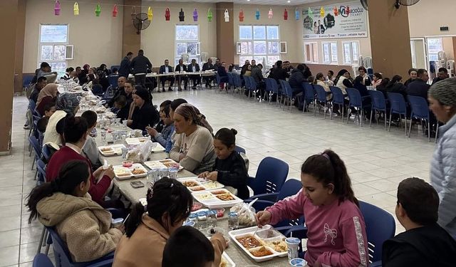 Kaymakam Dalak, öğrenci ve velilerle iftar sofrasında buluştu