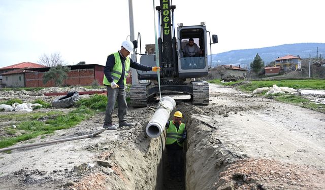 Selendi’de iki mahallenin daha altyapı sorunu tarih oluyor