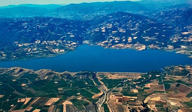 Alaşehirli çiftçilerin su sevinci