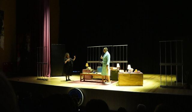 ‘Aşk-ı Müebbet' oyununa büyük ilgi
