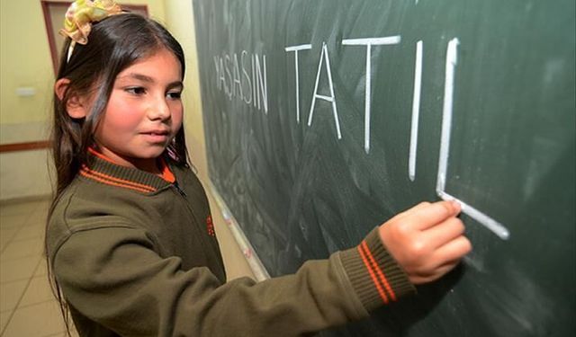 Okullar Manisa'da ara tatile girdi