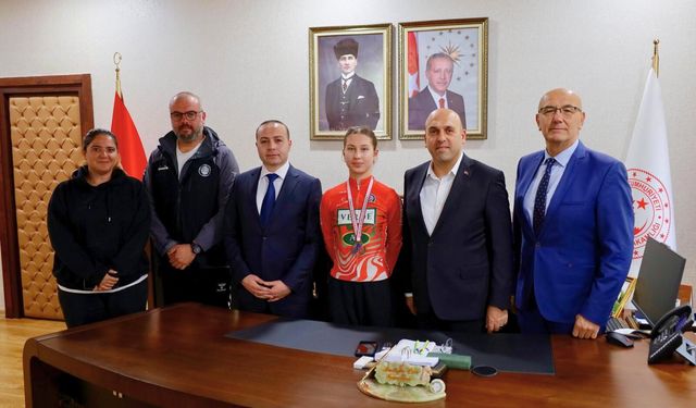 Dünya Şampiyonası yolcusu Tunçel için Akhisar'da ziyaret trafiği