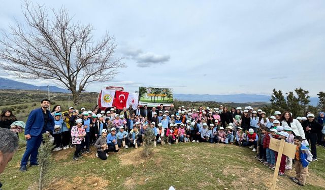Sarıgöl’de öğrenciler doğa sevgisini sahada öğrendi
