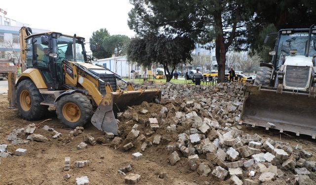 Turgutlu Belediyesi Fen İşleri ekiplerinden eş zamanlı çalışma