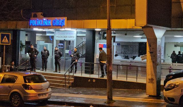 Hamile kadın doğum esnasında hayatını kaybetti, yakınları hastaneyi bastı