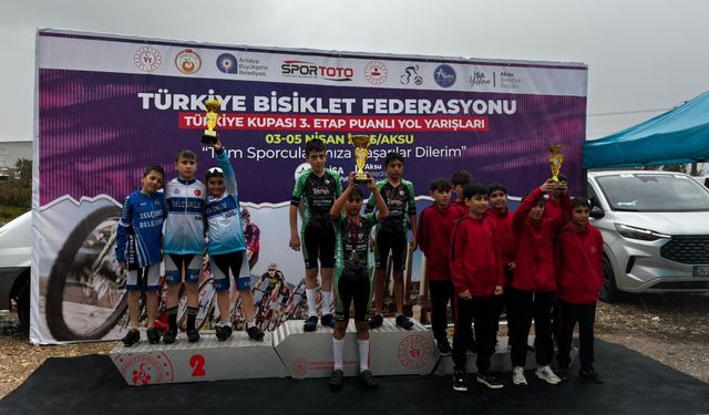 Akhisarlı bisikletçiler Türkiye Kupası'nda zirvede