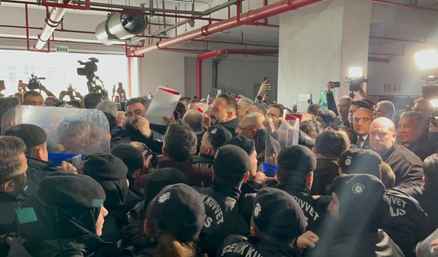 Bursa Büyükşehir Belediye Meclisi'ndeki seçim öncesi gerginlik yaşandı