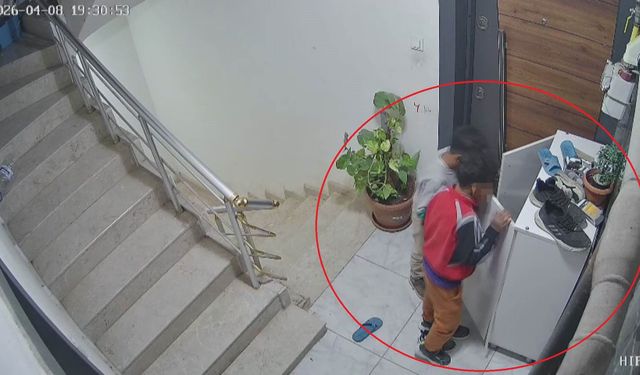 Çalınan ayakkabılarının peşine düşen adam, çocuk hırsızların evinde onlarca ayakkabıyla karşılaştı