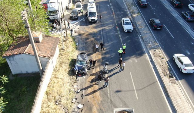 İzmir'de freni boşalan tır 10 araca çarptı: 1'i polis 3 kişi hayatını kaybetti, 5 kişi yaralandı