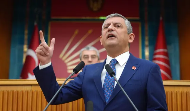 Özel Özel'den Bahçeli'ye: "55 milletvekilinin istifasını getirmeyen namerttir"