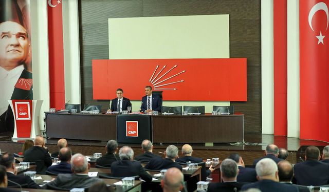 CHP Genel Başkanı Özel, il başkanları toplantısına başkanlık etti