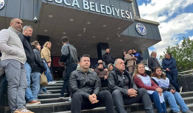 İzmir'de belediye memurlarının 'TİS' eylemi sürüyor