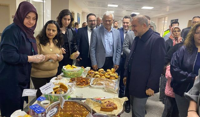 Hastane koridorlarında sergilenen ürünler umut oldu