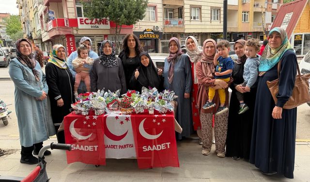 Saadet'in Anneler Günü buluşmasına yoğun ilgi