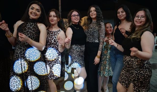 Muhtardan Anneler Günü'ne özel leopar gecesi