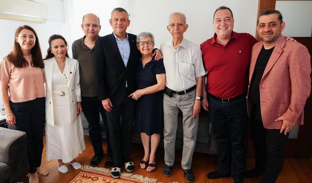 Özgür Özel'den anneler günü ziyareti
