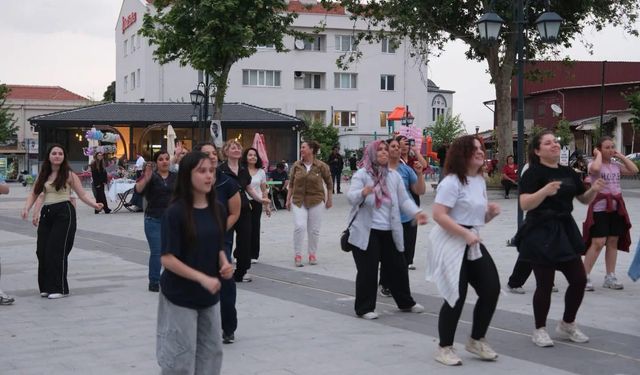 Meydanda spor ve müzik coşkusu