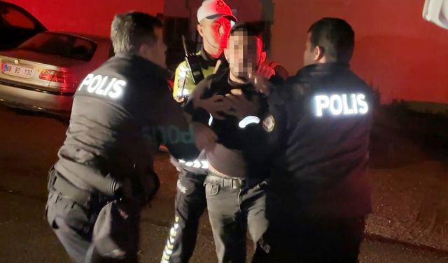 Polise yalvardı, küfredip kaçtı: "Sevgilimin yanında beni bozma"