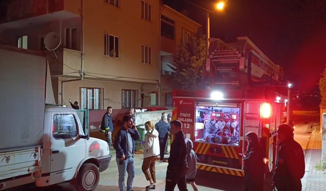 Eski eşinin evini molotofkokteyli attı