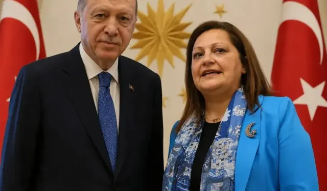 Burcu Köksal "AK Parti'ye geçiyorum" diyerek duyurdu: "Erdoğan ile yarım saat görüştük"