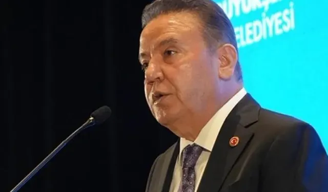 Muhittin Böcek’e bir dosyadan ev hapsi kararı