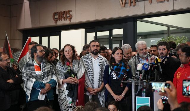 İsrail'in alıkoyduğu Sumud Filosu aktivistleri İstanbul'a getirildi