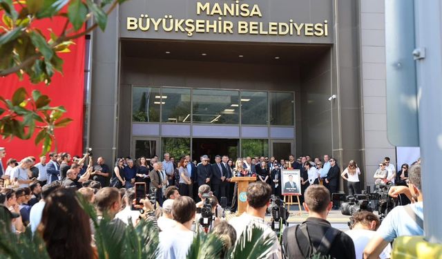 Ferdi Zeyrek, Vefatının Birinci Yılında Belediye Önünde Anıldı