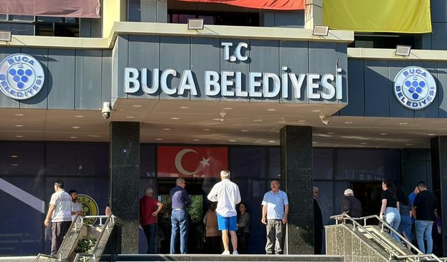 Buca Belediyesi'nde çalışanın memurun 13 yarış atı çıktı