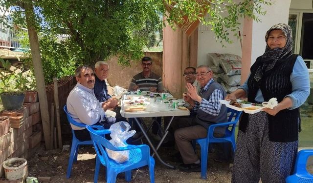 Salihli Huzurevi sakinleri doğayla buluştu