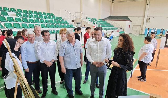 Sarıgöl’de genç yeteneklerden sanat şöleni