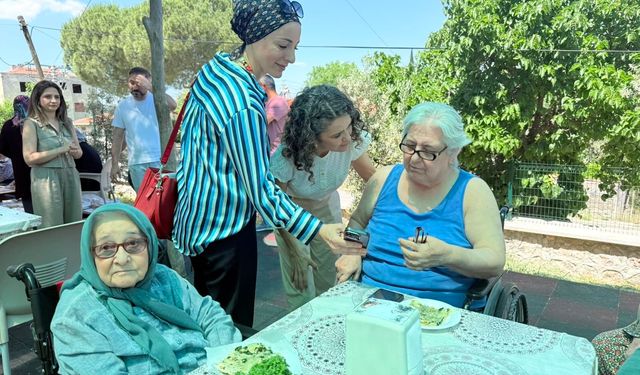 Gördes Huzurevi'nden milli takıma yürekten destek