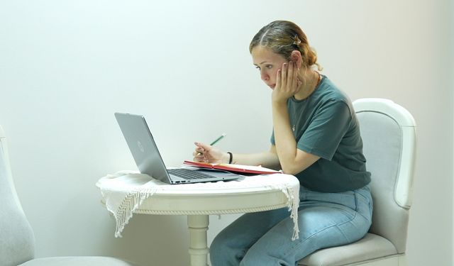 Manisa Büyükşehir Belediyesi online eğitim ile öğrencileri geleceğe hazırlıyor