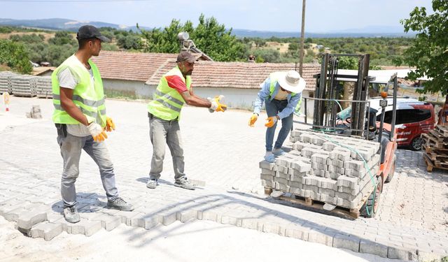Şehzadeler’de 20 bin metrekare kilit parke taşı döşenecek
