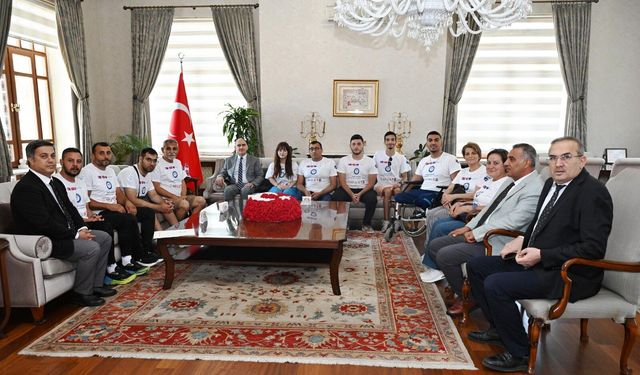 Manisalı engelli yüzücüler Macaristan yolcusu