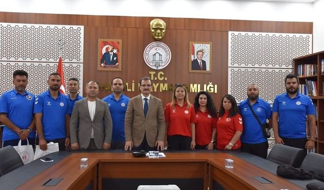 Salihli Kaymakamı Güldoğan antrenörleri makamında ağırladı