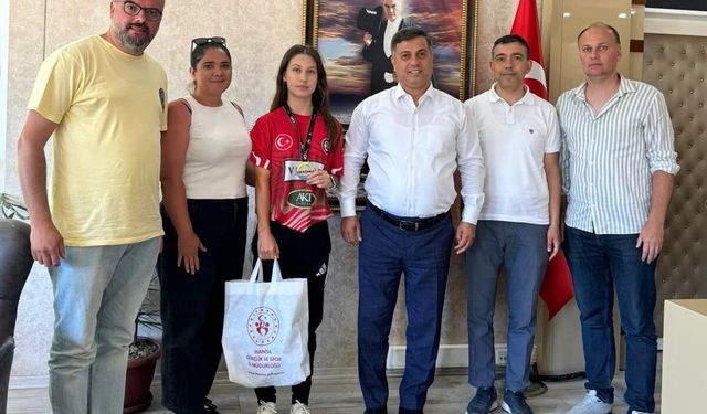 Balkan ikincisi milli sporcu Manisa'da da ödüllendirildi