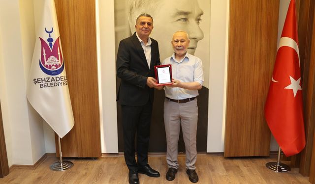 41 bin çifti evlendiren Manisalı nikah memuru mesleğe veda etti