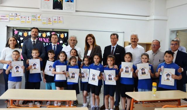 Manisa'da 268 bin 553 öğrenci karnesine kavuştu