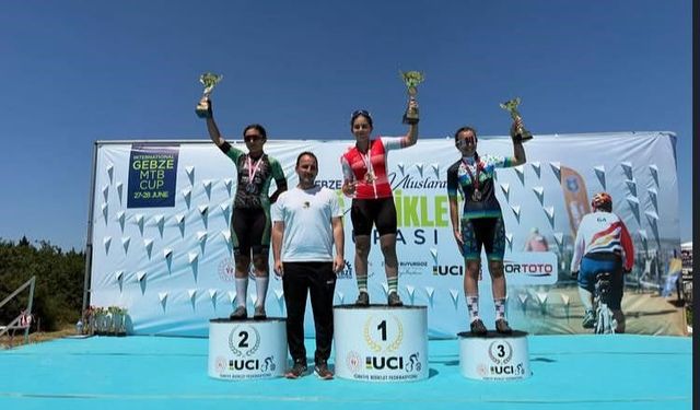 Akhisarlı pedallar Kocaeli’de 6 madalya ve 2 şampiyonluk kazandı