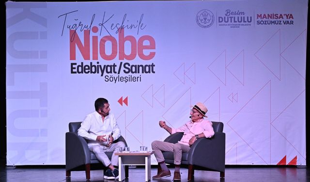 Nihat Behram Manisa'da edebiyat ve yapay zekayı konuştu
