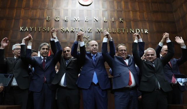 Cumhurbaşkanı Erdoğan'dan ana muhalefete: "Bu kafayla giderseniz milletten daha çok tokat yersiniz"