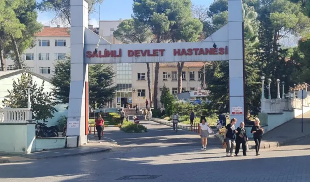 Manisa’da asma tavan çöktü: 1'i çocuk 3 yaralı