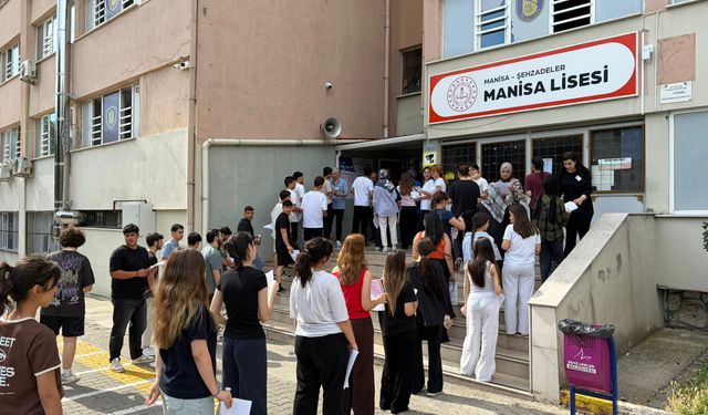 Manisa'da YKS heyecanı başladı