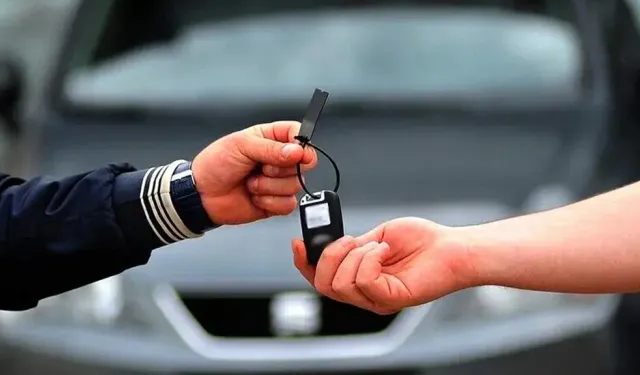 İkinci el araç alacaklar dikkat! 'Artık yeni bir döneme giriyoruz' diyerek uyardı