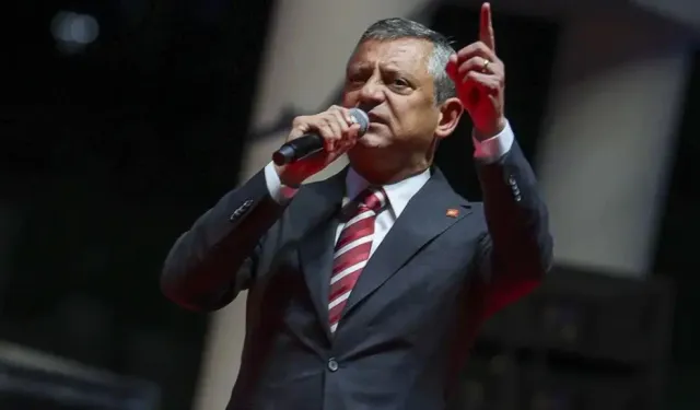 Sosyal medya 'Yeni Parti' hesabını konuşuyor! Özgür Özel'den açıklama geldi