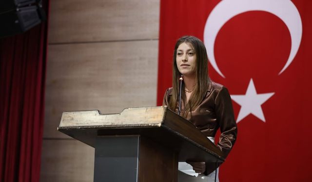 CHP Yunusemre İlçe Gençlik Kolları Başkanı Ceren Saldıran istifa etti