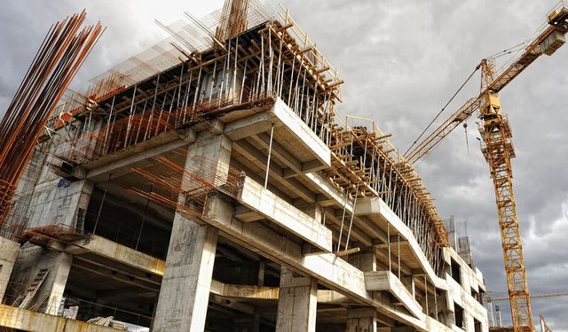 Manisa'da İnşaattan Düşen Müteahhit Hayatını Kaybetti